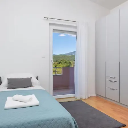 Villa Dola With Private Pool *