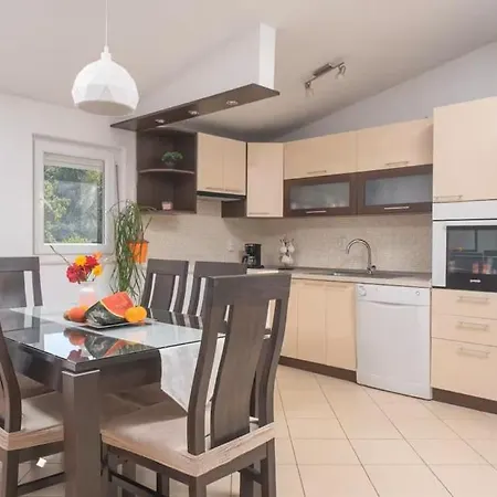 Dola With Private Pool Villa *