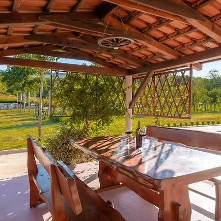 Dola With Private Pool