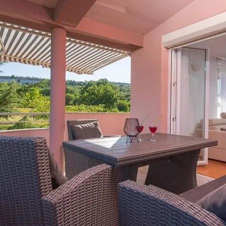 Villa Dola With Private Pool *