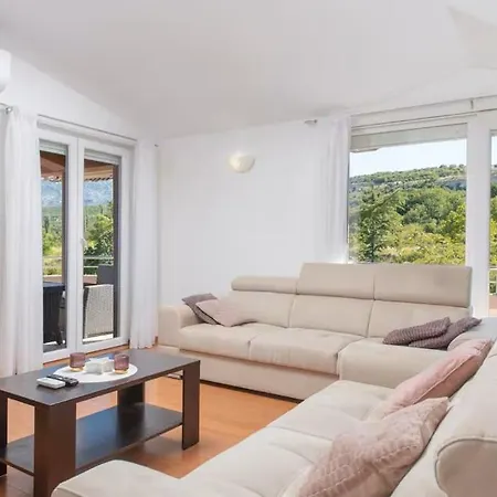 Dola With Private Pool